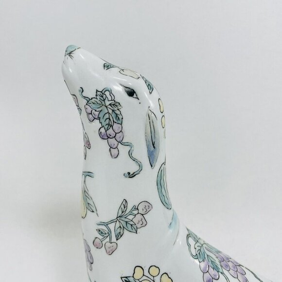 Wei Sea Lion Seal Otter Figurine Sculpture Display Ocean Shelf Sit Fruit Banana - Picture 8 of 10